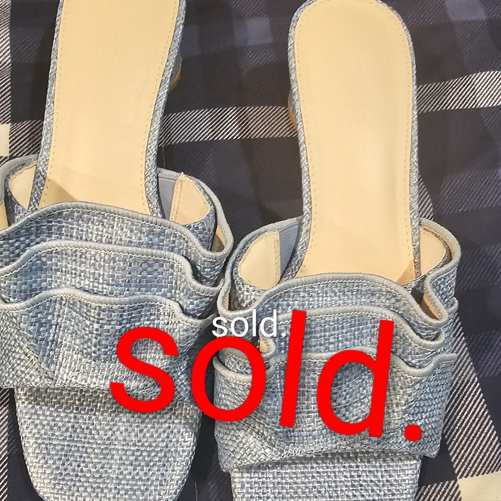 Zara Light Blue Textured Sandals